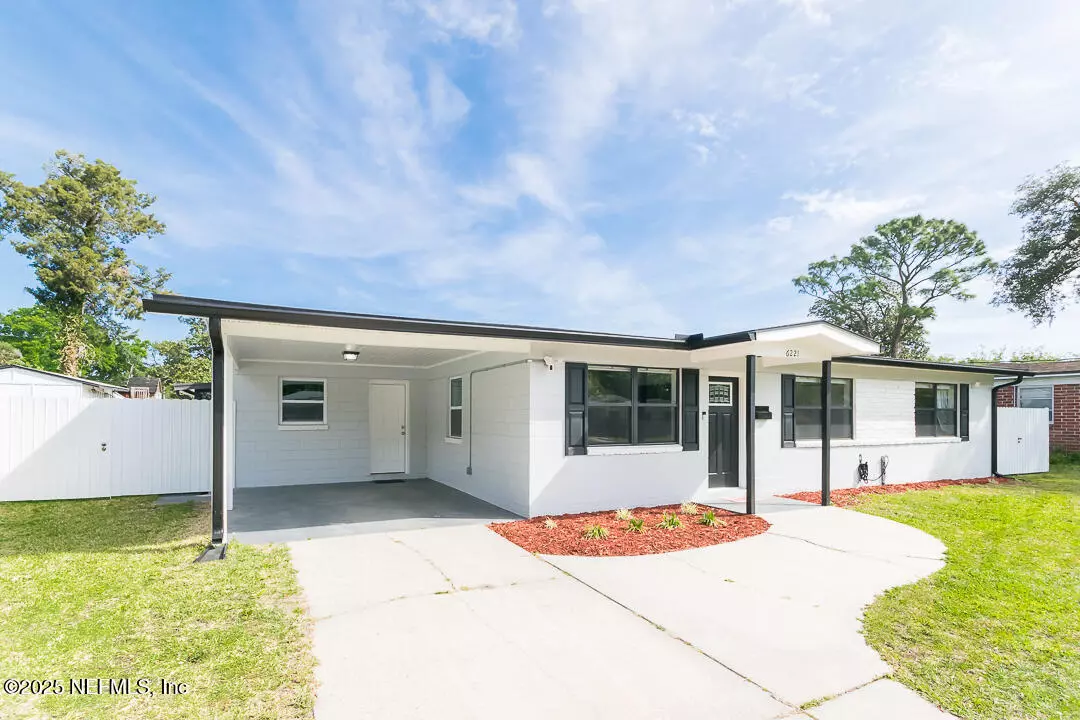 Jacksonville, FL 32277,6221 ASHWOOD LN