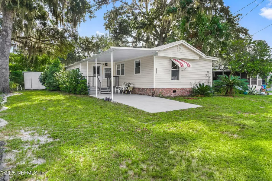 210 CAMELLIA DR, Satsuma, FL 32189