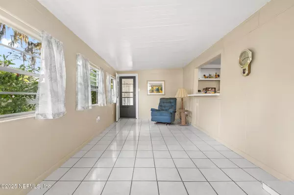 Satsuma, FL 32189,210 CAMELLIA DR