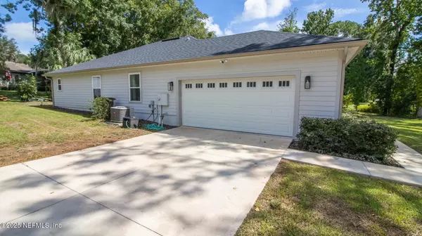 Melrose, FL 32666,601 SE 4TH AVE