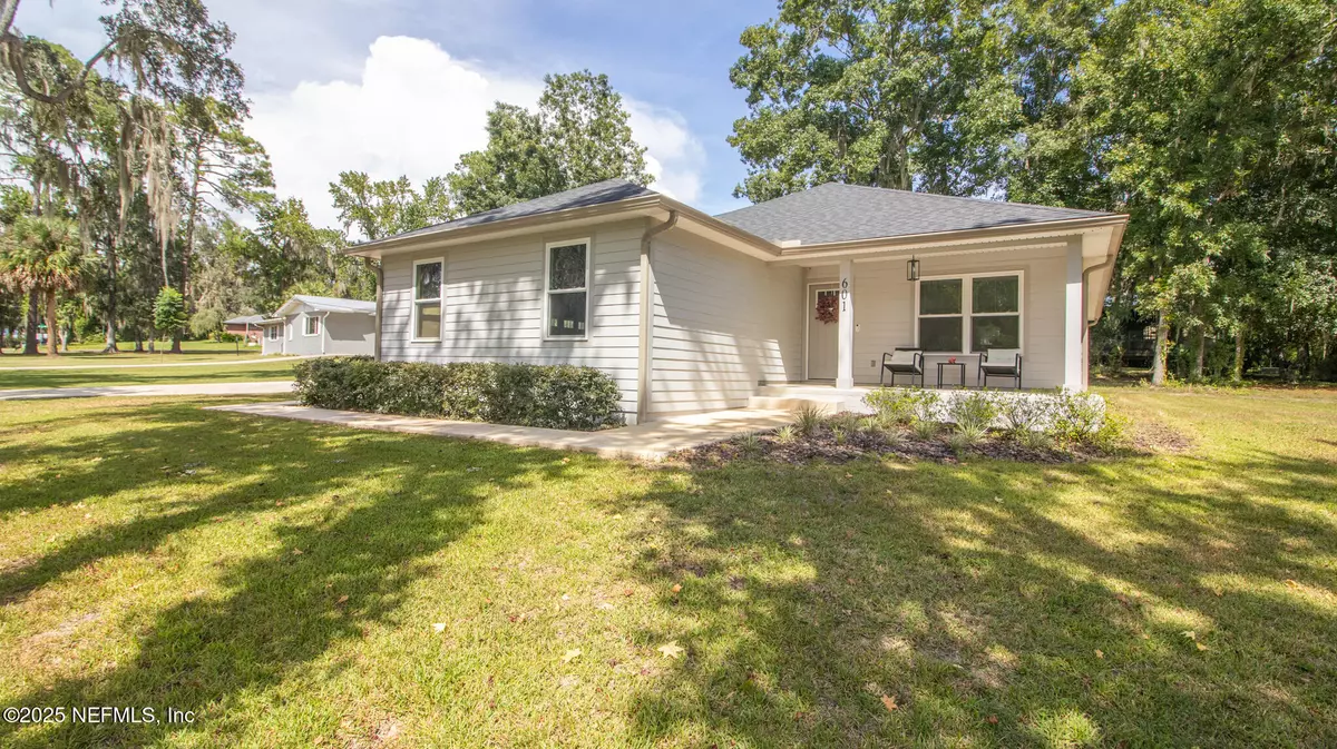 Melrose, FL 32666,601 SE 4TH AVE