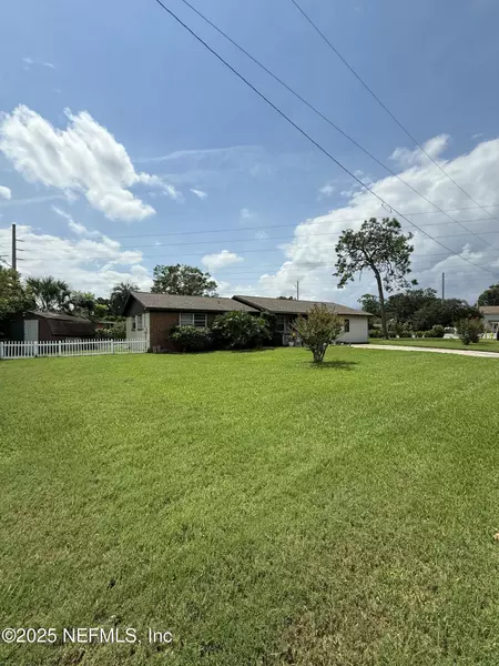 850 HOLLY DR, Jacksonville Beach, FL 32250