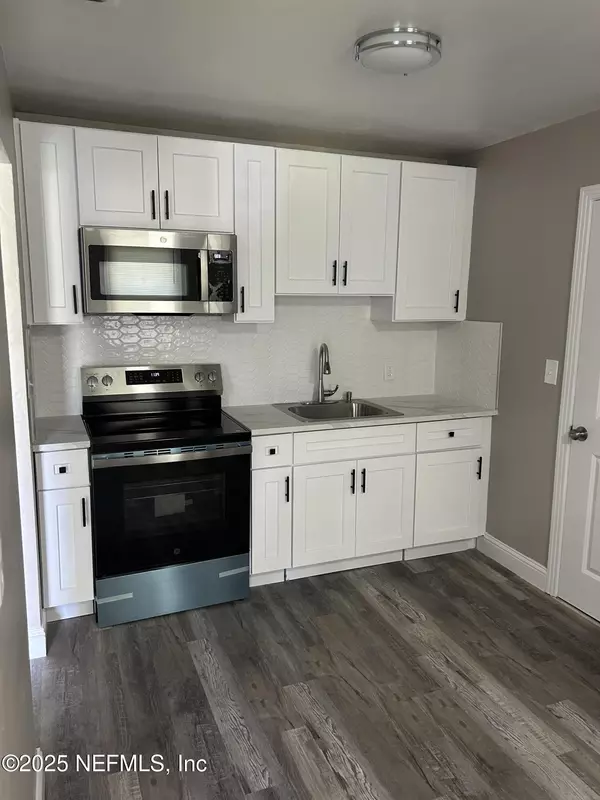 Jacksonville, FL 32209,6946 W WEST VIRGINIA AVE. AVE