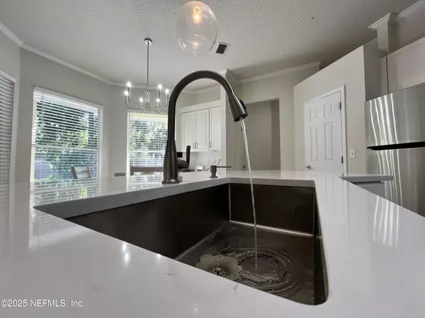 Jacksonville, FL 32257,9606 MELVINA RD