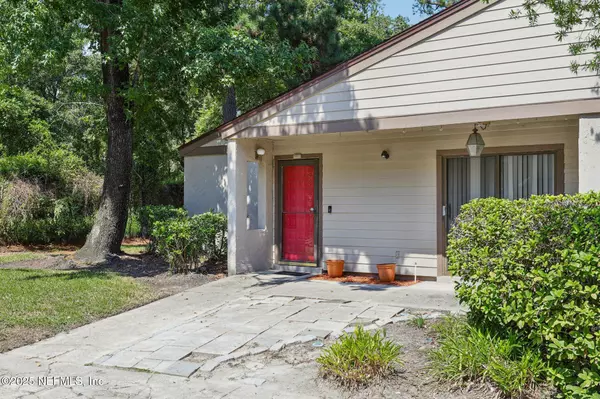 Jacksonville, FL 32217,8300 PLAZA GATE LN #1124