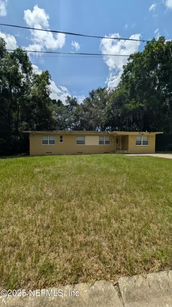 5756 CHERRY LAUREL DR, Jacksonville, FL 32210