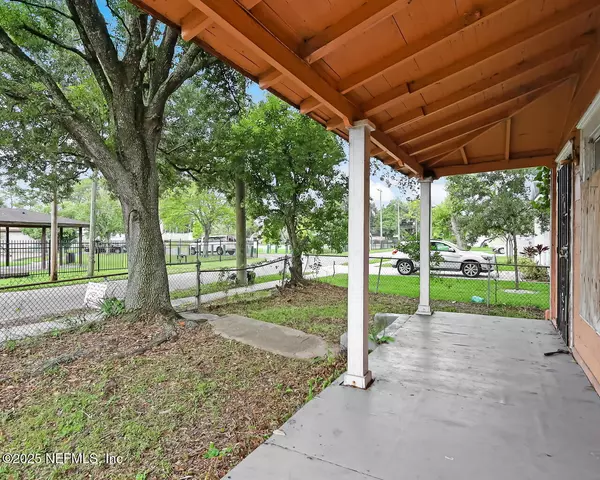 Jacksonville, FL 32254,448 DAY AVE