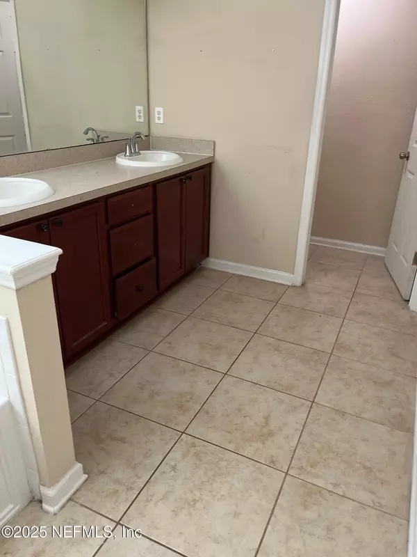 Orange Park, FL 32065,2198 CLUB LAKE DR