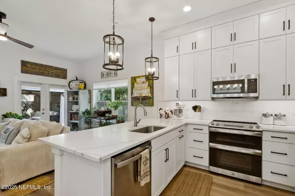 Fernandina Beach, FL 32034,523 S 13TH TER