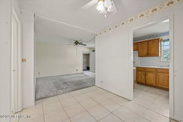 Jacksonville, FL 32221,1665 LOUVRE DR