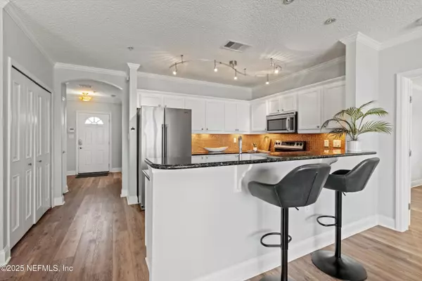 Jacksonville Beach, FL 32250,922 1ST ST S #102