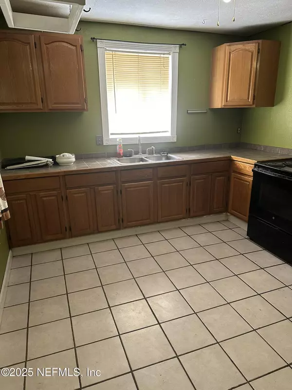 Jacksonville, FL 32220,350 WARTON ST