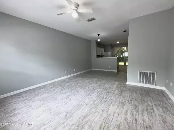 Jacksonville, FL 32216,3548 LONE TREE LN