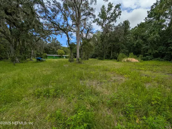 Palatka, FL 32177,147 PINE TREE RD