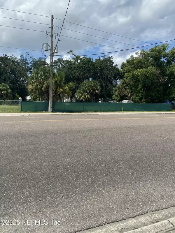 Jacksonville, FL 32218,117 & 131 NEW BERLIN RD