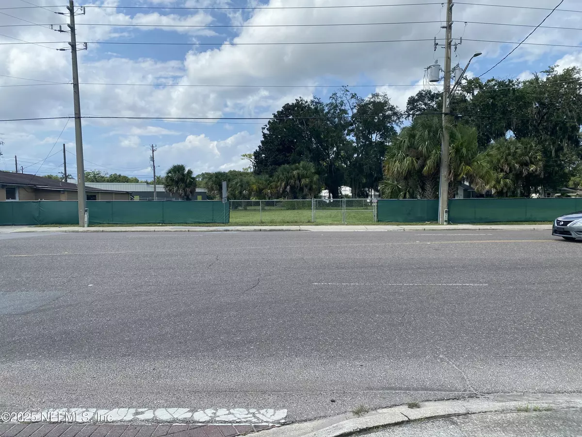 Jacksonville, FL 32218,117 & 131 NEW BERLIN RD