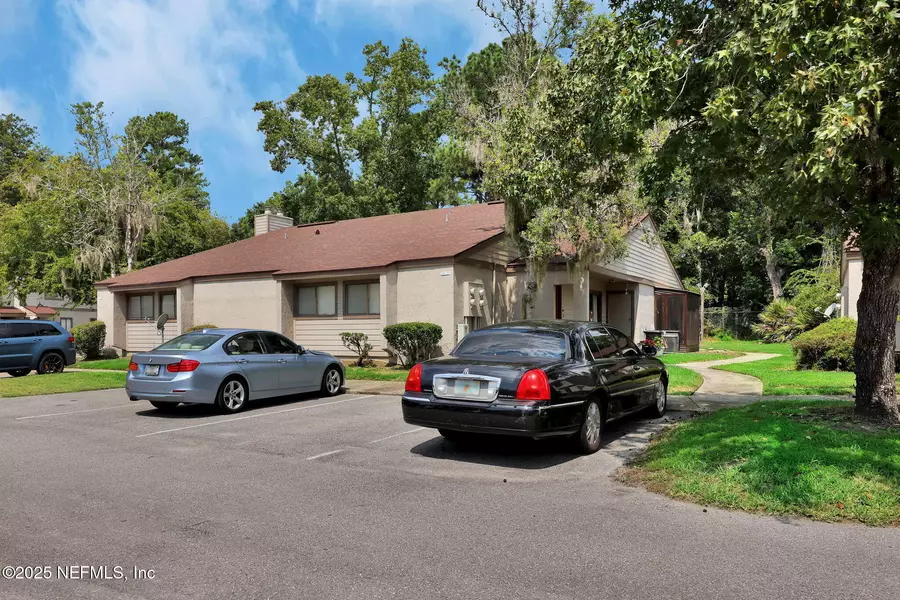 8300 PLAZA GATE LN #1122, Jacksonville, FL 32217