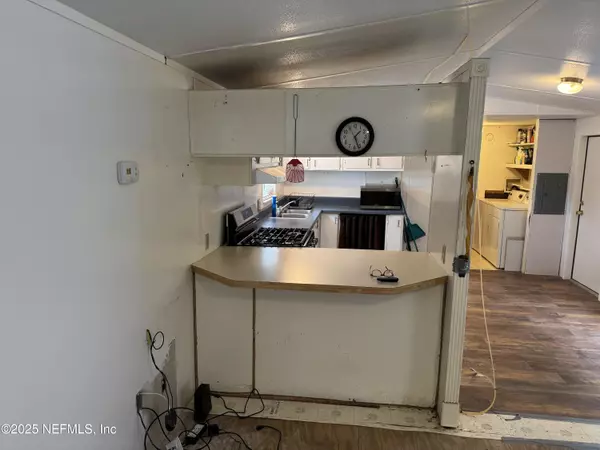 Hawthorne, FL 32640,139 WOODLAND LN