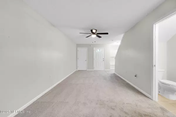 Jacksonville, FL 32210,8400 MCGIRTS VILLAGE LN