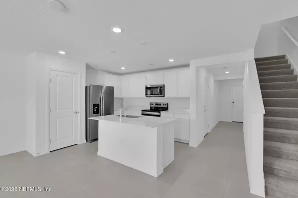 Jacksonville, FL 32221,10131 TREASURE OAKS CT