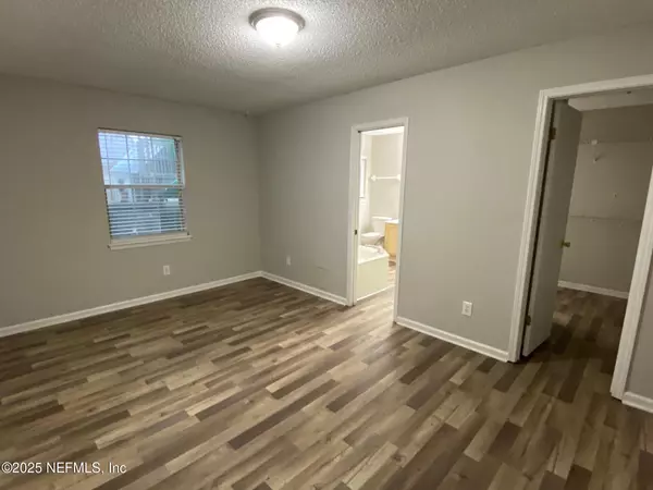 Jacksonville, FL 32225,421 FILMORE DR