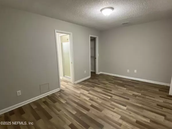 Jacksonville, FL 32225,421 FILMORE DR