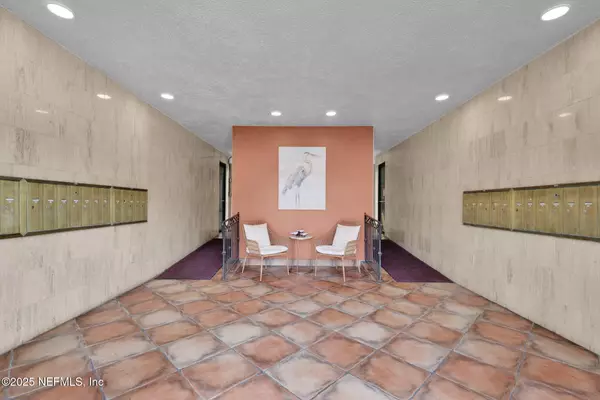Jacksonville Beach, FL 32250,2200 OCEAN DR #5C