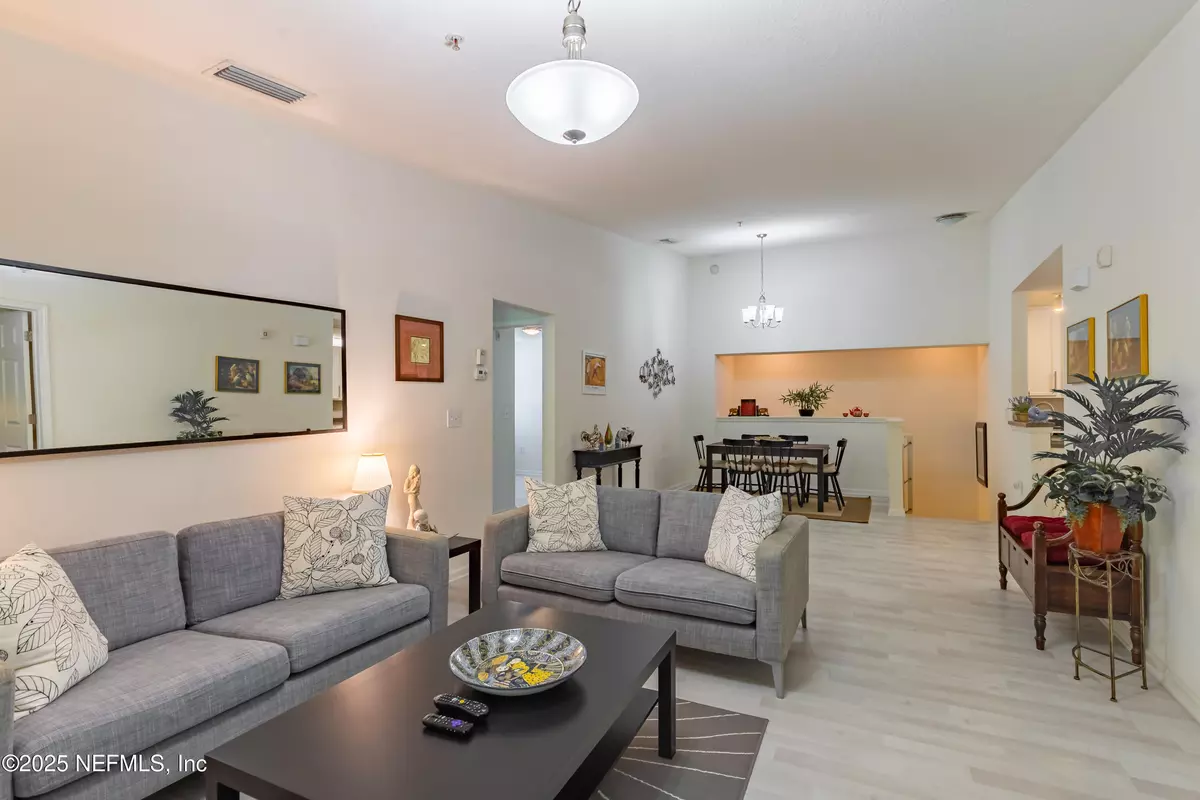 Jacksonville, FL 32256,8196 CABIN LAKE CIR #106