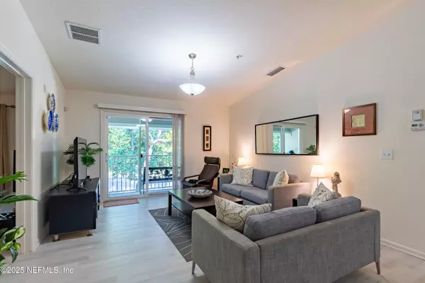 Jacksonville, FL 32256,8196 CABIN LAKE CIR #106