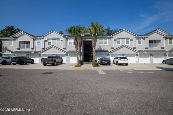 Jacksonville, FL 32256,8196 CABIN LAKE CIR #106