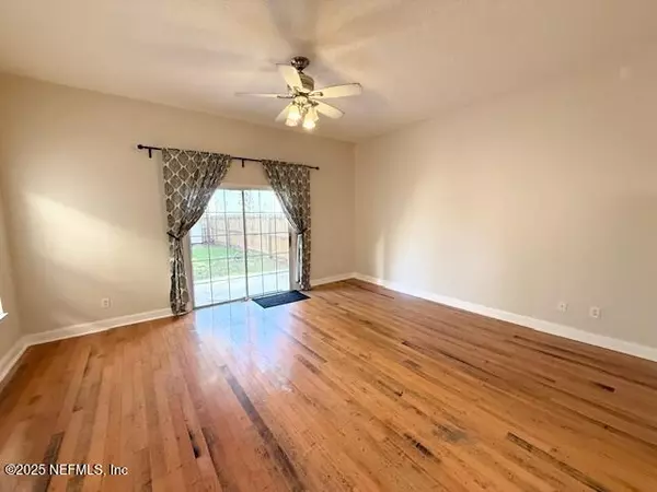 Jacksonville Beach, FL 32250,885 6TH AVE S