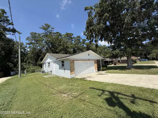 Jacksonville, FL 32221,1136 KNOLL DR W