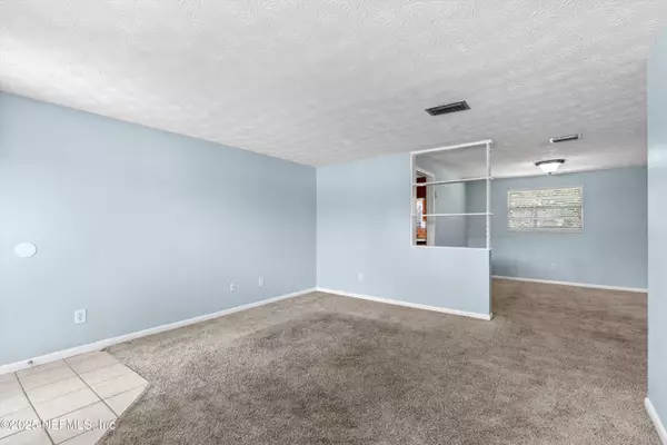 Jacksonville Beach, FL 32250,2002 OAK GROVE CIR