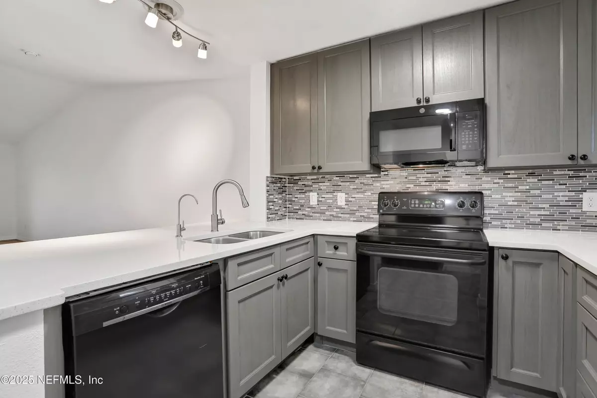 Ponte Vedra Beach, FL 32082,7 ARBOR CLUB DR #317