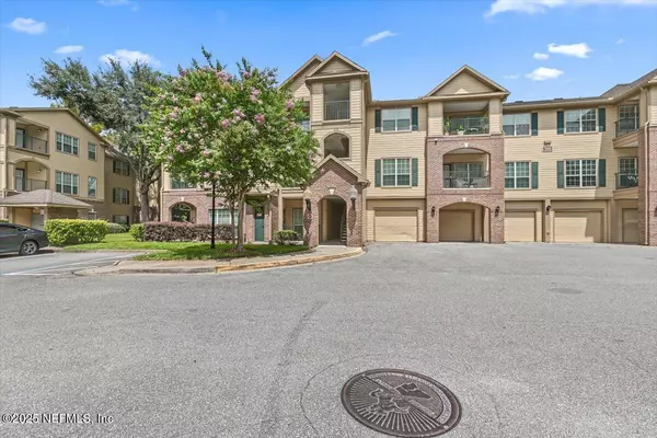 Jacksonville, FL 32256,7800 POINT MEADOWS DR #938