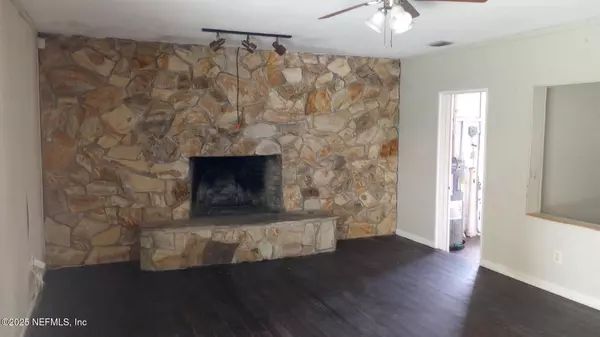 Jacksonville, FL 32216,802 ANTIGUA RD