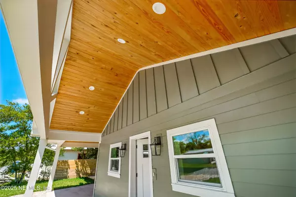 Atlantic Beach, FL 32233,831 BONITA RD