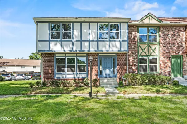 8211 KENSINGTON SQ, Jacksonville, FL 32217