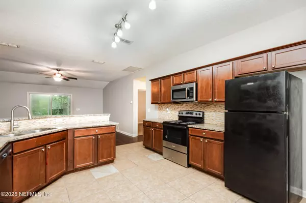 Jacksonville, FL 32244,8073 VIOLET WILLOW LN