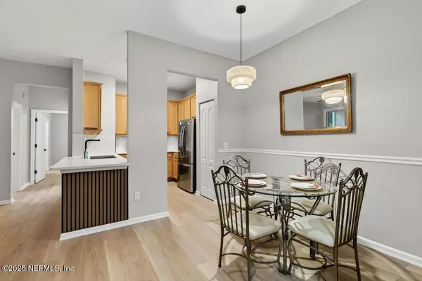 Jacksonville, FL 32216,8601 BEACH BLVD #704