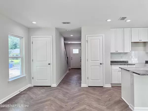 Jacksonville, FL 32218,11772 RAVEN DR W