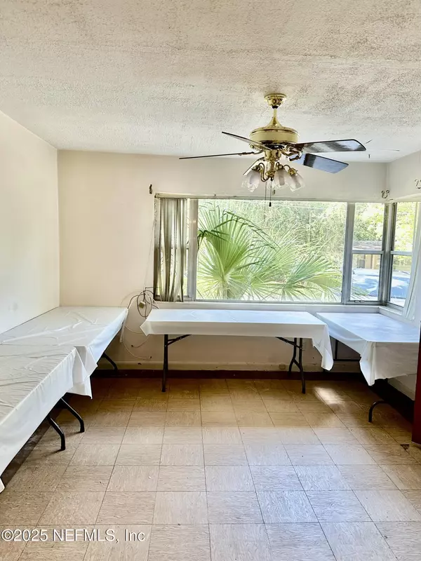 Jacksonville, FL 32216,8845 ATTER LN