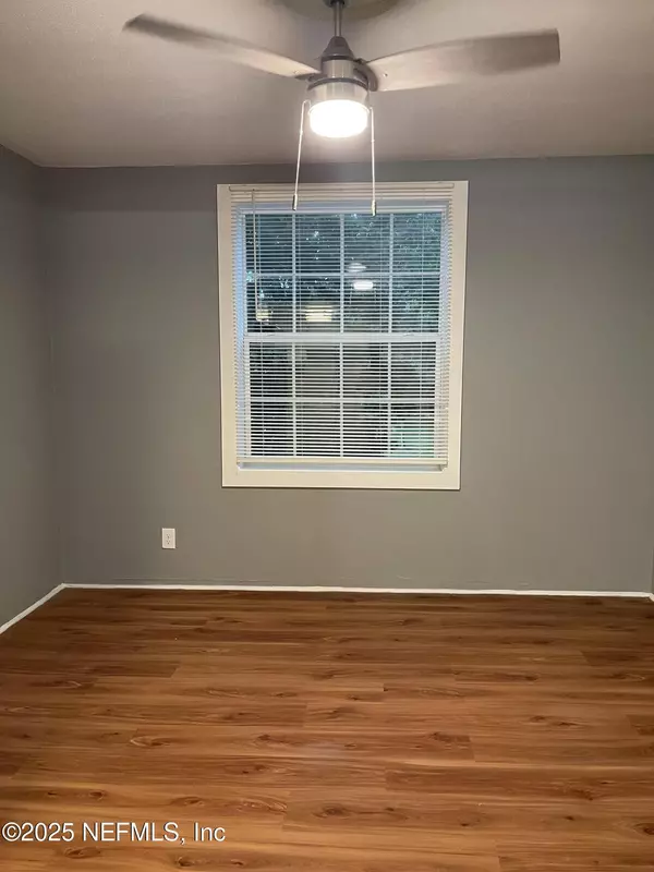 Jacksonville, FL 32217,4303 S PLAZA GATE LN #202