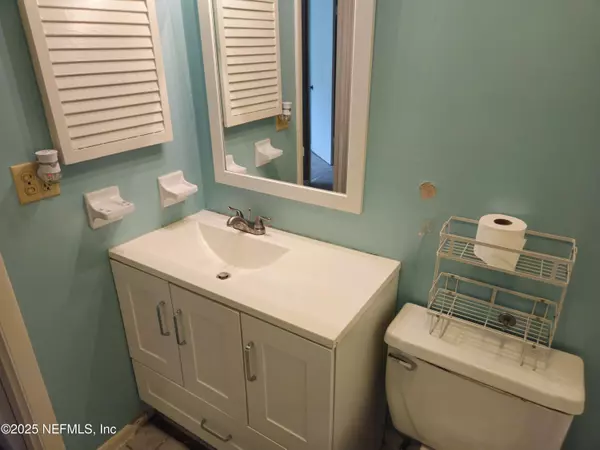 Jacksonville, FL 32211,620 OAKS PLANTATION DR #B2