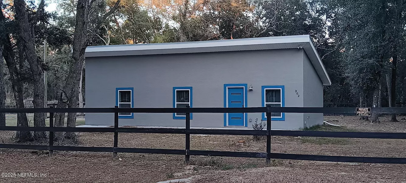 302 AZALEA AVE, Interlachen, FL 32148