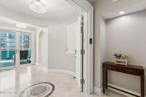 Jacksonville Beach, FL 32250,807 1ST ST N #502