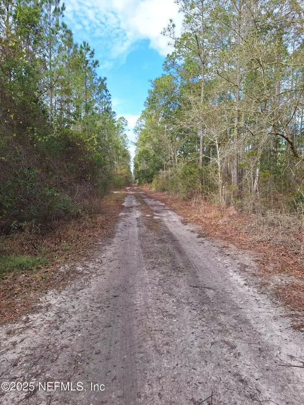 Palatka, FL 32177,0 E DIXIE ST