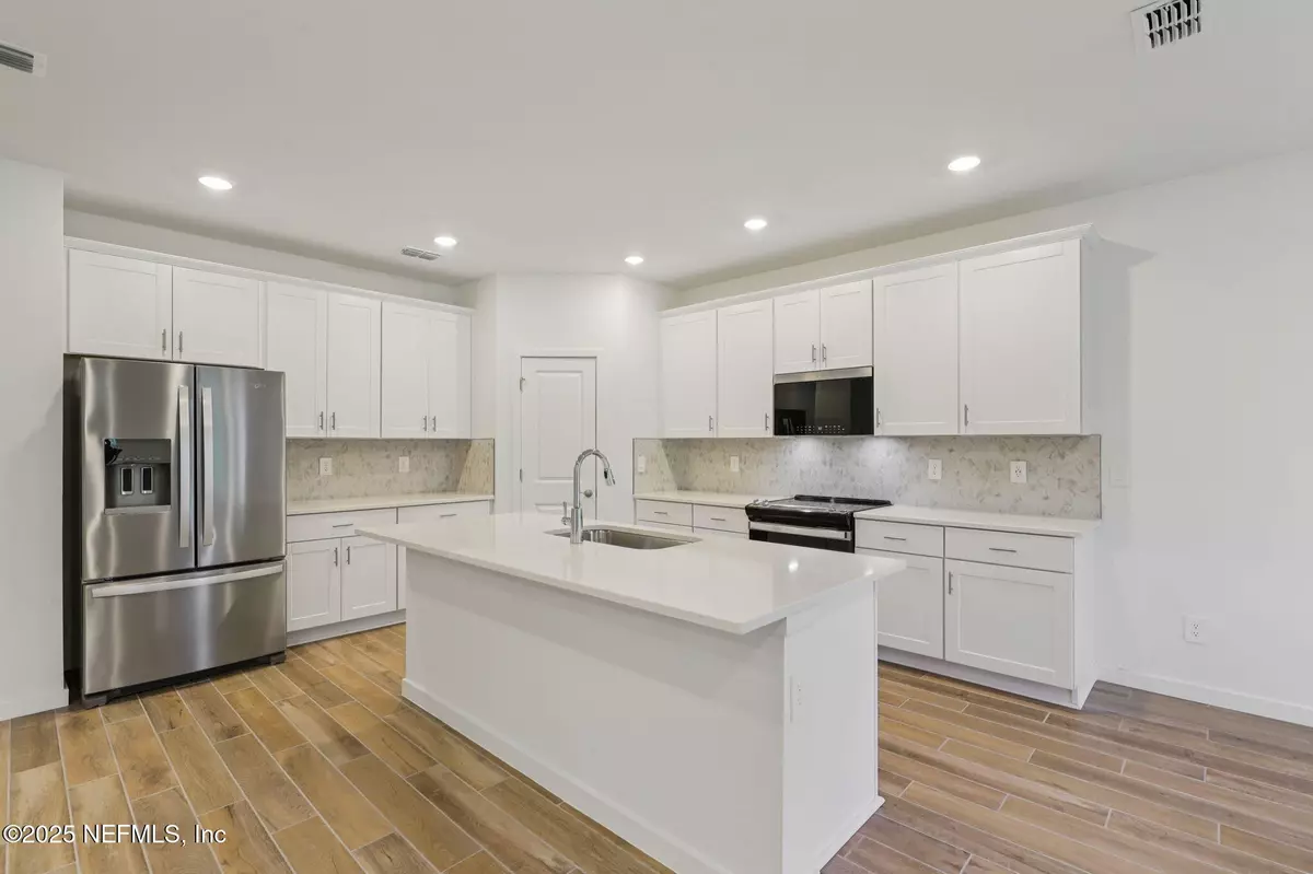 Jacksonville, FL 32219,7446 EVERETT FOREST DR