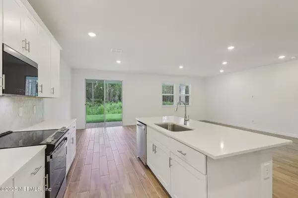 Jacksonville, FL 32219,7446 EVERETT FOREST DR