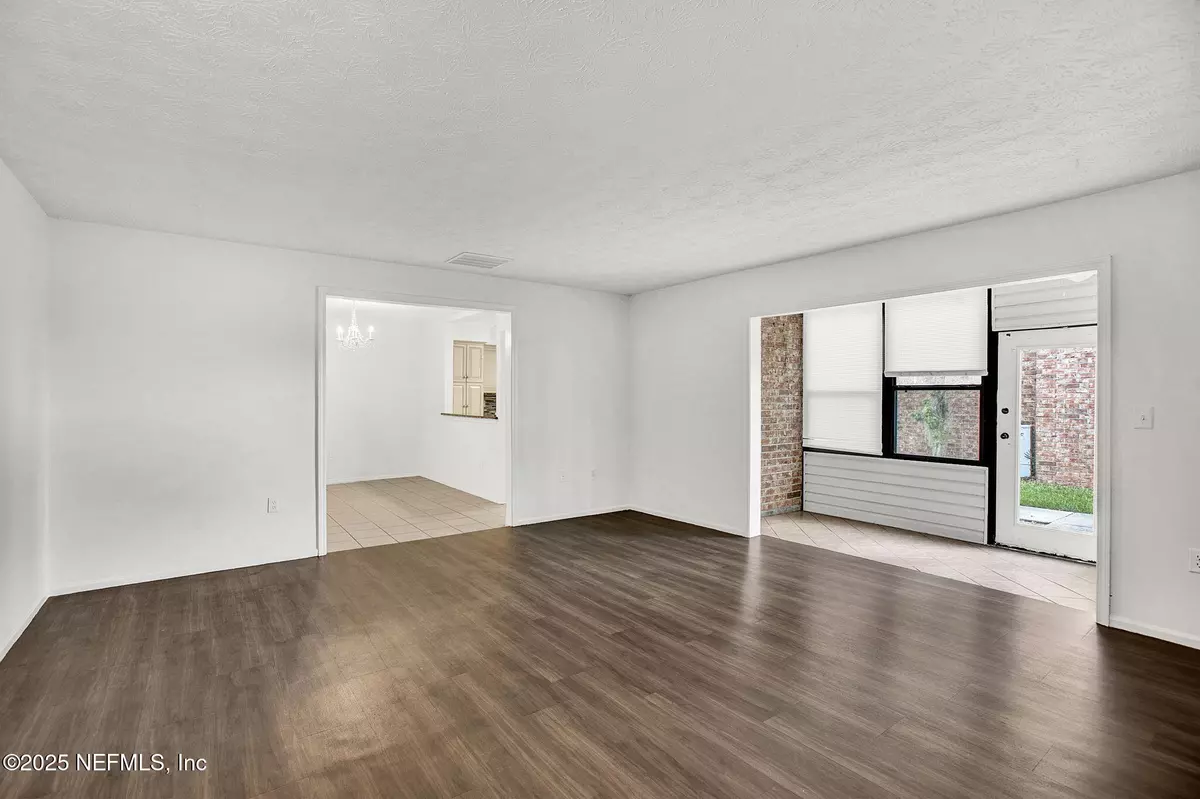 Jacksonville, FL 32207,5201 ATLANTIC BLVD #249